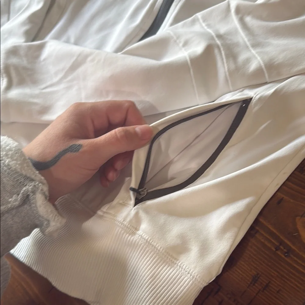 ALO Yoga White Zip-Up Hoodie - Picture 5 of 6